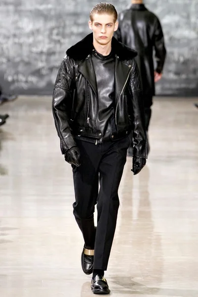 Look 27